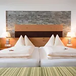 Hotell Alpenwelt Flachau