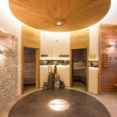 Alpenwelt Hotell 3*