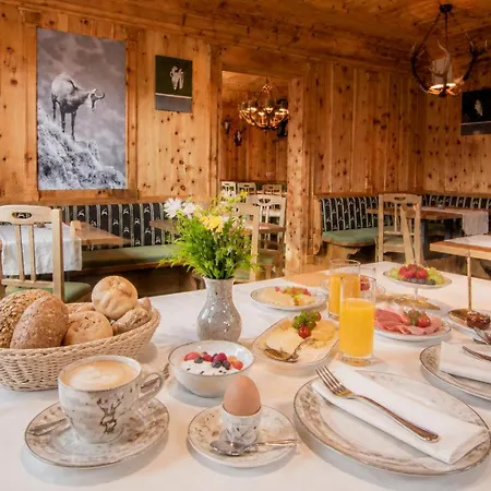 Alpenwelt Otel Flachau