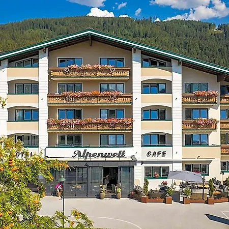 Hotel Alpenwelt